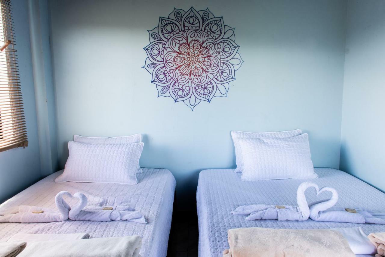 Happy Buddha Hostel & Lodge Guatapé Zewnętrze zdjęcie